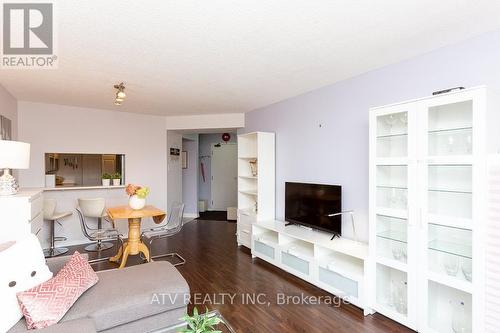 911 - 1485 Lakeshore Road E, Mississauga, ON - Indoor Photo Showing Living Room