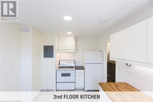 16 Madison Avenue, Hamilton, ON - Indoor Photo Showing Kitchen