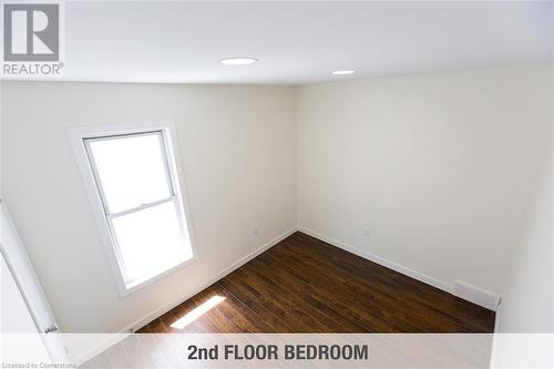 16 Madison Avenue, Hamilton, ON - Indoor Photo Showing Other Room