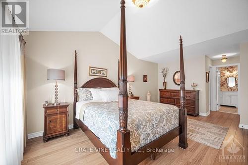 331 Nestleton Street, Ottawa, ON - Indoor Photo Showing Bedroom