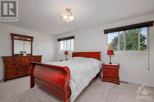 60 Shoreham Avenue, Ottawa, ON - Indoor Photo Showing Bedroom