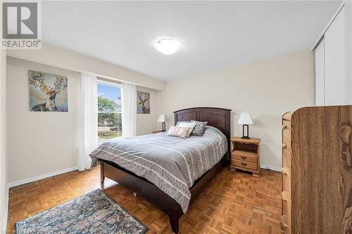 16 Boon Court, Hamilton, ON - Indoor Photo Showing Bedroom