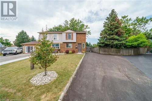 16 Boon Court, Hamilton, ON - Outdoor