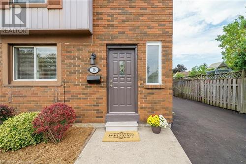 16 Boon Court, Hamilton, ON - Outdoor