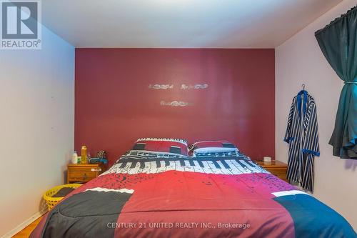 1329 Hilliard Street, Peterborough (Northcrest), ON - Indoor Photo Showing Bedroom