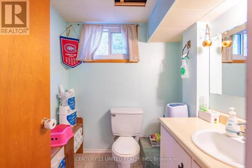 1329 Hilliard Street, Peterborough (Northcrest), ON - Indoor Photo Showing Bathroom