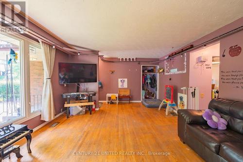 1329 Hilliard Street, Peterborough (Northcrest), ON - Indoor