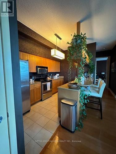 3803 - 81 Navy Wharf Crescent, Toronto, ON - Indoor Photo Showing Kitchen