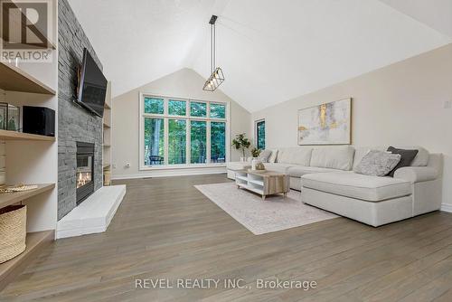 4486 Wellington Road 32 Road, Puslinch, ON - Indoor Photo Showing Living Room With Fireplace