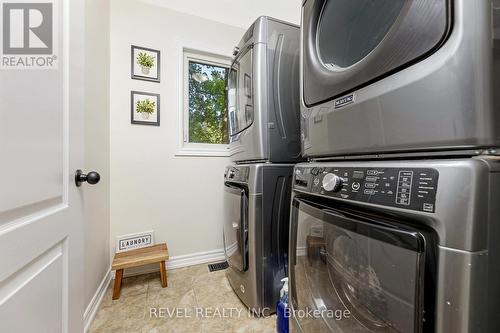 4486 Wellington Road 32 Road, Puslinch, ON - Indoor Photo Showing Laundry Room