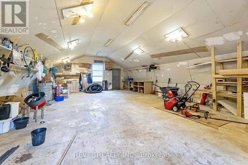 4486 Wellington Road 32 Road, Puslinch, ON - Indoor Photo Showing Garage