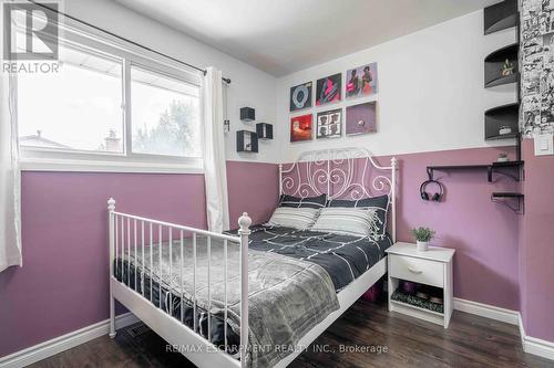 64 Melody Trail, St. Catharines, ON - Indoor Photo Showing Bedroom