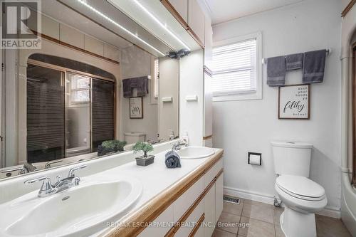 64 Melody Trail, St. Catharines, ON - Indoor Photo Showing Bathroom