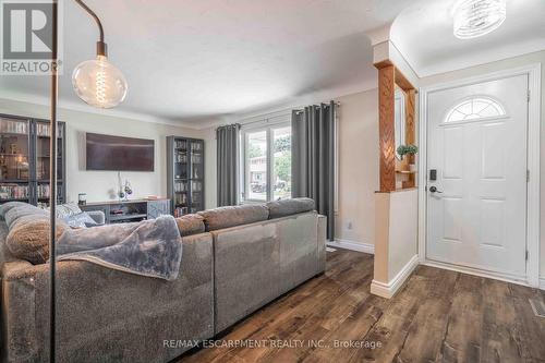 64 Melody Trail, St. Catharines, ON - Indoor Photo Showing Living Room