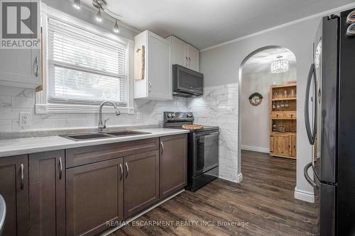 64 Melody Trail, St. Catharines, ON - Indoor Photo Showing Kitchen With Double Sink