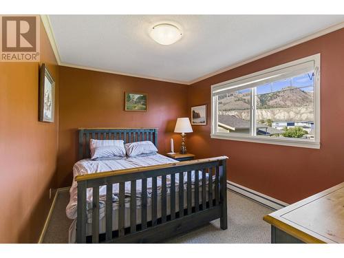 5566 Dallas Drive, Kamloops, BC - Indoor Photo Showing Bedroom