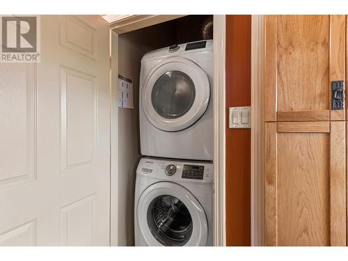 5566 Dallas Drive, Kamloops, BC - Indoor Photo Showing Laundry Room