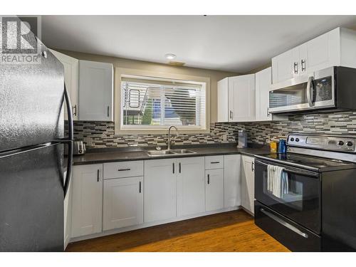 5566 Dallas Drive, Kamloops, BC - Indoor Photo Showing Kitchen With Double Sink