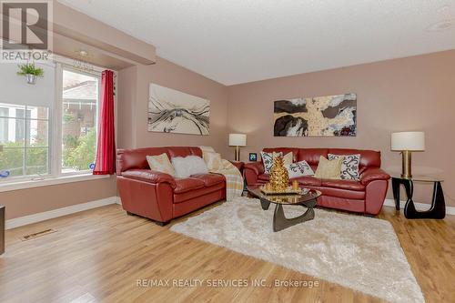 138 Pressed Brick Drive, Brampton, ON - Indoor Photo Showing Living Room