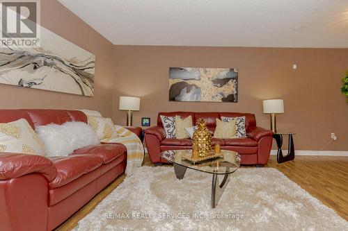 138 Pressed Brick Drive, Brampton, ON - Indoor Photo Showing Living Room