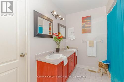 138 Pressed Brick Drive, Brampton, ON - Indoor Photo Showing Bathroom