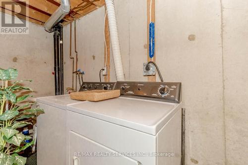 138 Pressed Brick Drive, Brampton, ON - Indoor Photo Showing Laundry Room