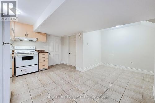 454 Mayzel Road, Burlington (Brant), ON - Indoor Photo Showing Kitchen