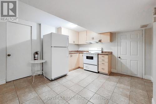 454 Mayzel Road, Burlington, ON - Indoor Photo Showing Kitchen