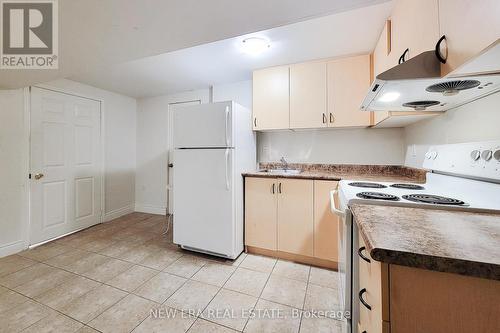 454 Mayzel Road, Burlington, ON - Indoor Photo Showing Kitchen