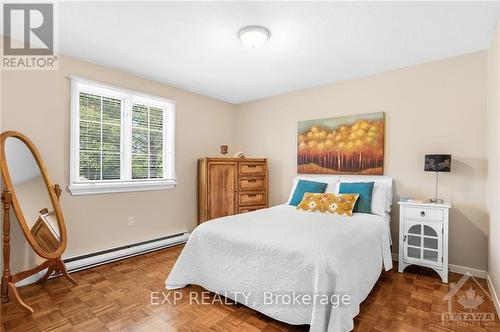 472 Front Road W, Prescott And Russell, ON - Indoor Photo Showing Bedroom