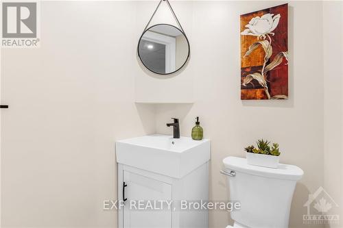 472 Front Road W, Prescott And Russell, ON - Indoor Photo Showing Bathroom