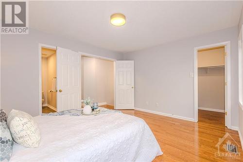 37 Hemlo Crescent, Ottawa, ON - Indoor Photo Showing Bedroom