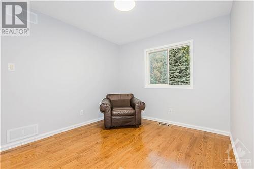 37 Hemlo Crescent, Ottawa, ON - Indoor Photo Showing Other Room