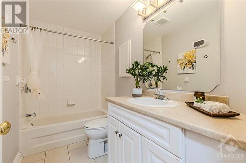 37 Hemlo Crescent, Ottawa, ON - Indoor Photo Showing Bathroom