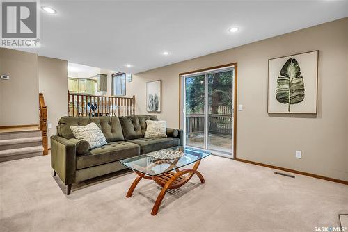 618 Whitewood Way, Saskatoon, SK - Indoor Photo Showing Living Room