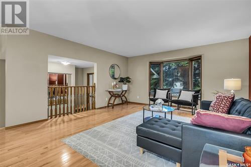 618 Whitewood Way, Saskatoon, SK - Indoor Photo Showing Living Room