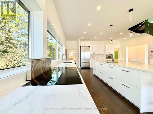 131 Peats Point Road, Prince Edward County, ON - Indoor Photo Showing Kitchen With Upgraded Kitchen