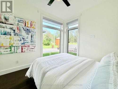 131 Peats Point Road, Prince Edward County, ON - Indoor Photo Showing Bedroom