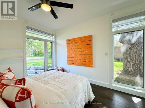 131 Peats Point Road, Prince Edward County, ON - Indoor Photo Showing Bedroom