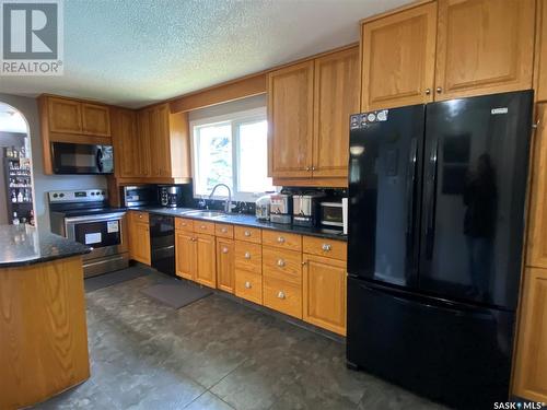 1704 Gregory Drive, North Battleford, SK - Indoor Photo Showing Kitchen