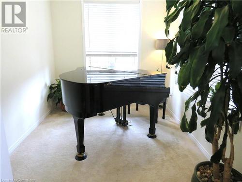 90 Larry Crescent, Caledonia, ON - Indoor Photo Showing Other Room