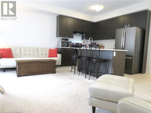 90 Larry Crescent, Caledonia, ON - Indoor Photo Showing Kitchen