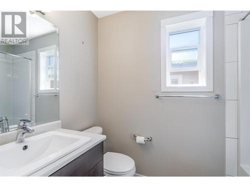 680 Old Meadows Road Unit# 68, Kelowna, BC - Indoor Photo Showing Bathroom