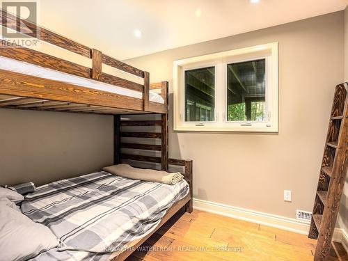 127 Sugarbush Crescent, Galway-Cavendish And Harvey, ON - Indoor Photo Showing Bedroom