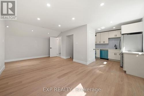 124 Colborne Street, Kawartha Lakes (Fenelon Falls), ON - Indoor Photo Showing Kitchen