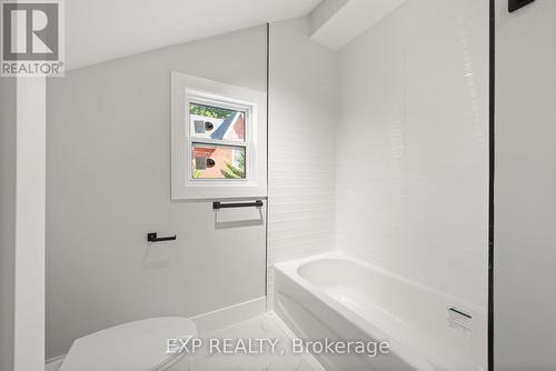 124 Colborne Street, Kawartha Lakes (Fenelon Falls), ON - Indoor Photo Showing Bathroom