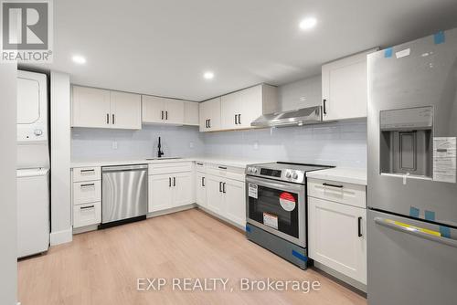 124 Colborne Street, Kawartha Lakes (Fenelon Falls), ON - Indoor Photo Showing Kitchen