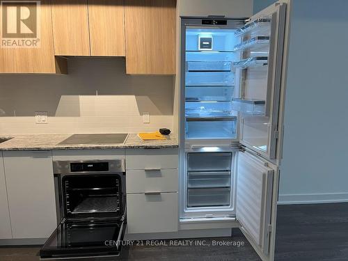 501 - 50 O'Neill Road, Toronto, ON - Indoor Photo Showing Kitchen