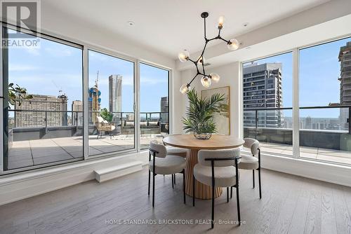 3907 - 955 Bay Street, Toronto, ON - Indoor Photo Showing Dining Room