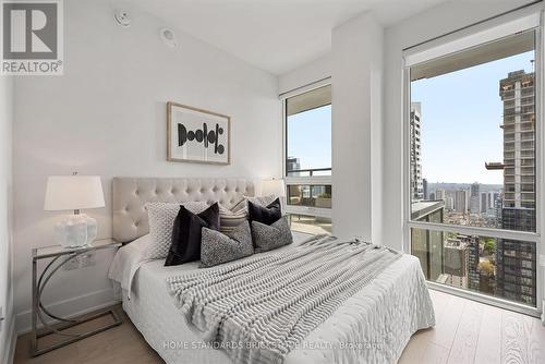 3907 - 955 Bay Street, Toronto, ON - Indoor Photo Showing Bedroom